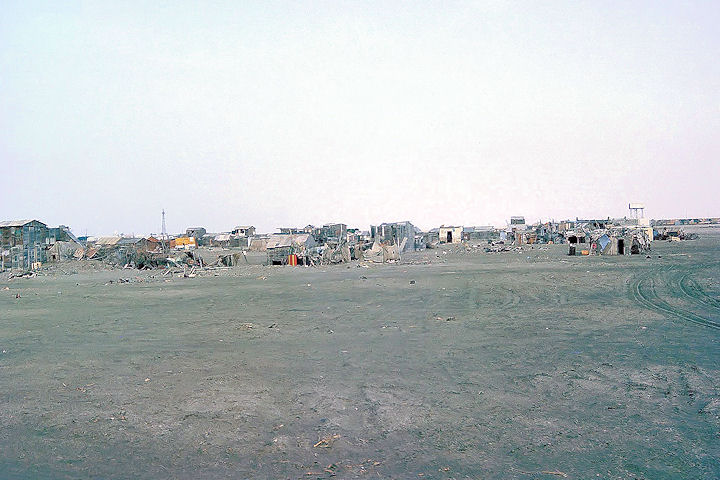  - Shanty town_Nr Ksar_1964_RW